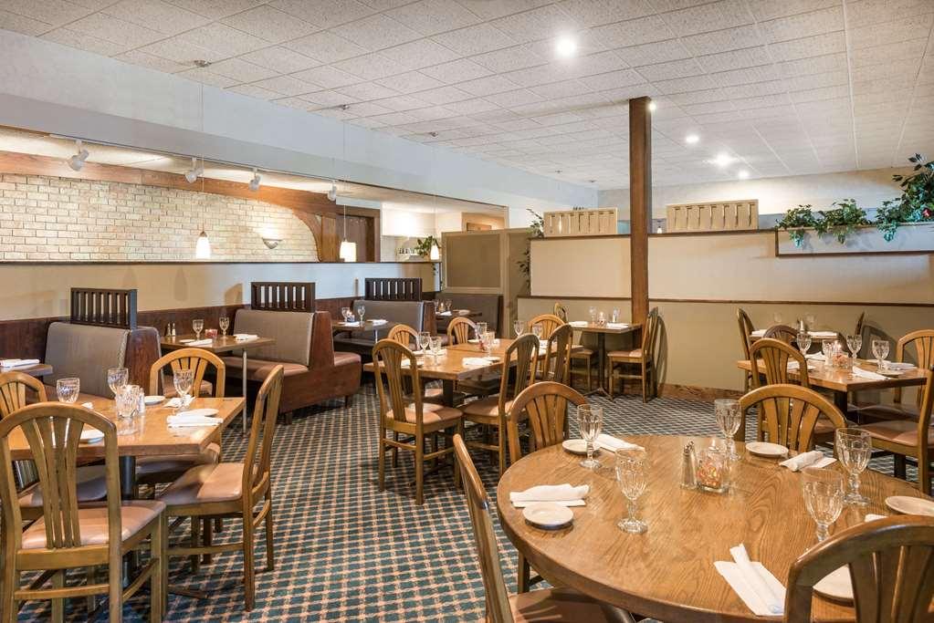Hotel Ramada Plaza By Wyndham 3*